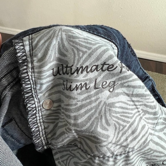 Chico's Platinum Denim Jeans Women's 00 (2) Mid Rise Slim Straight Leg Dark Wash - Picture 6 of 6